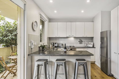 Convenient And Quiet In Sophisticated Malvern - Tourism Cairns 1