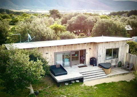 Coopers Ocean Cabin And Jacuzzi - Tourism Cairns 0