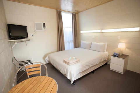 Corio Bay Motel - Tourism Cairns 2