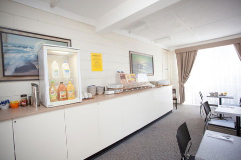 Corio Bay Motel - Tourism Cairns 1
