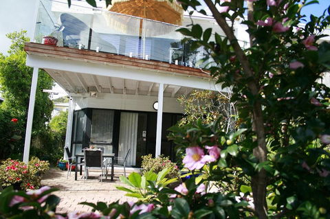 Corlette Retreat - Tourism Cairns 0