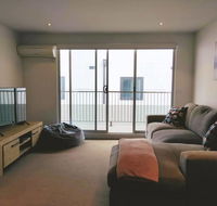 Cosy Modern Apartment in Brunswick - Tourism Cairns