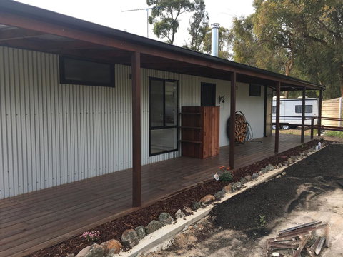 Country Cabin With Mountain Views Close To Ballarat - Tourism Cairns 3