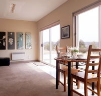 Couples Retreat with Mountain View Near Hobart - Tourism Cairns