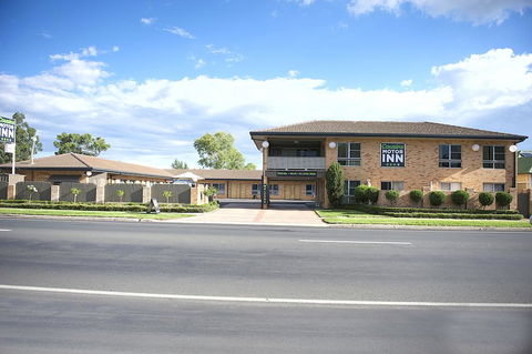 Cousins Motor Inn - Tourism Cairns 0