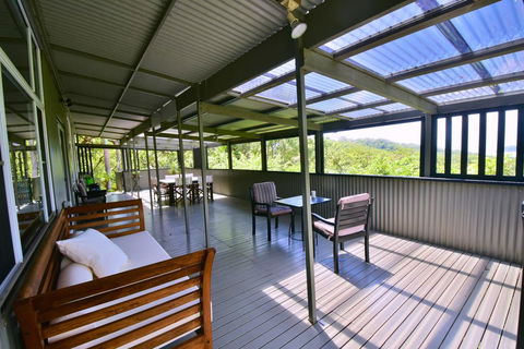 Cow Bay Hilltop Escape - Tourism Cairns 3