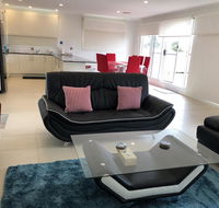 Cowes Holiday Haven - Property 2 - Tourism Cairns