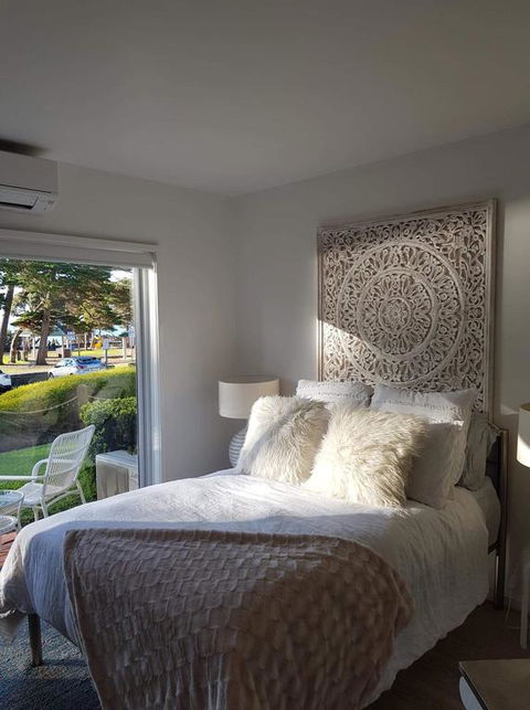 Cowes Partner Retreat - Beachfront - Tourism Cairns 3