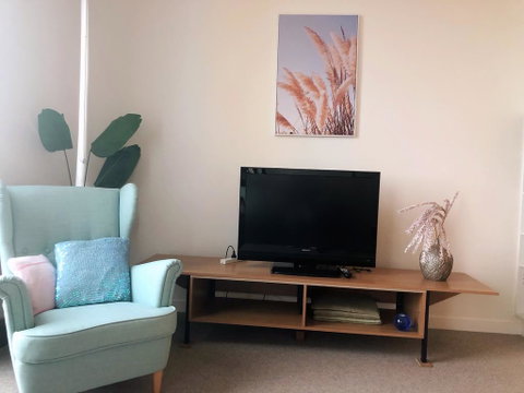 Cozy & Convenient 1Bdr Aparment + FREE Parking - Tourism Cairns 2
