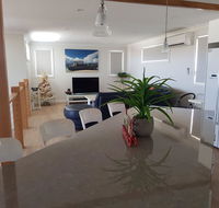 Cozzys Condo Luxury Beach House - Tourism Cairns