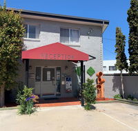 Crest Motor Inn - Tourism Cairns