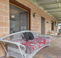 Cudgee - quaint cottage with separate cabin - Tourism Cairns