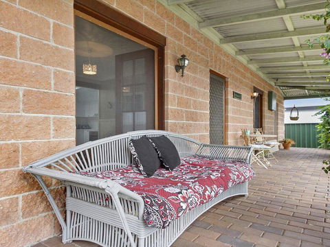 Cudgee - Quaint Cottage With Separate Cabin - Tourism Cairns 0