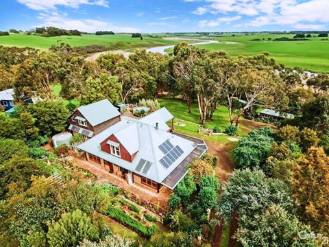 Curdie River Retreat - Tourism Cairns 0