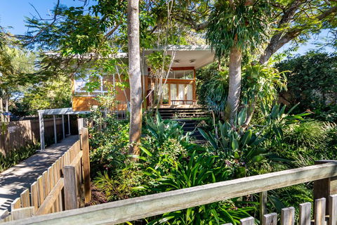 Decked Out For A Fantastic Holiday - (Whole House) Winnett St, Woorim - Tourism Cairns 1