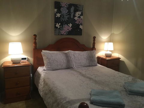 Desert Flower Cottages On Wolfram St - Tourism Cairns 0