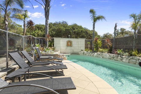 DIAMOND BAY RETREAT - SORRENTO - Tourism Cairns 0