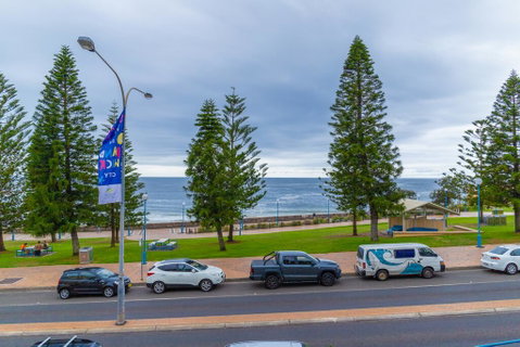 Dive Hotel - Tourism Cairns 2