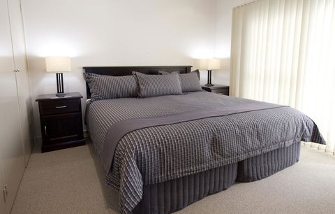 Dolphin Shores - Tourism Cairns 2