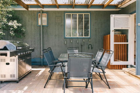 DOVESTONES BY THE SEA - INVERLOCH - Tourism Cairns 1
