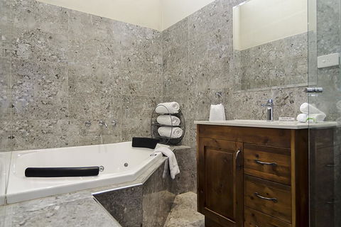 Eagle Foundry Bed & Breakfast - Tourism Cairns 1