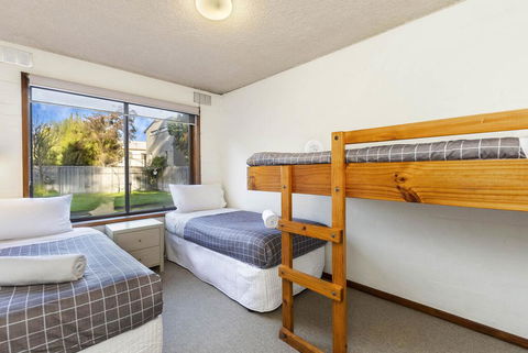 Eastern Beach Units #3 - Tourism Cairns 1