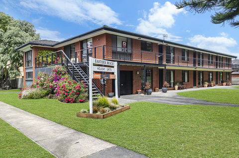 Eastern Beach Units #3 - Tourism Cairns 0