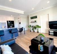 Elegantly Appointed BRAND NEW Luxurious Apartment - Tourism Cairns