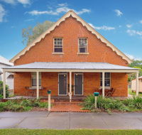 Eliza 1875 Red Brick Duplex Townhouse - Tourism Cairns