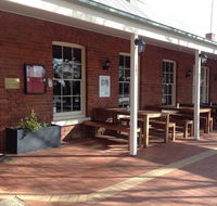 Emeu Inn Bed  Breakfast - Tourism Cairns