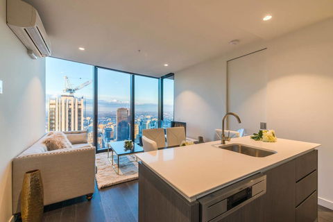 EQ Tower Luxury 2 Bedroom Skyline CBD Apartment - Tourism Cairns 0