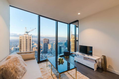EQ Tower Luxury 2 Bedroom Skyline CBD Apartment - Tourism Cairns 2