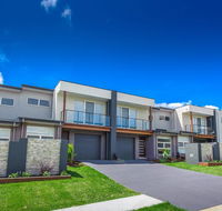 Escape At Nobbys Executive Townhouse 1 74 Pacific Drive - Tourism Cairns