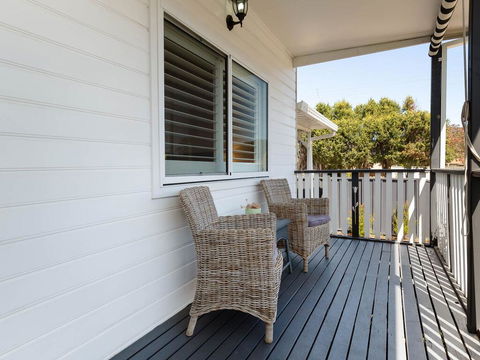 Escape To The Cottage 68 Tomaree Rd Pet Friendly And Boat Parking And WIFI - Tourism Cairns 2