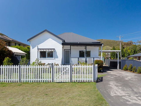 Escape To The Cottage 68 Tomaree Rd Pet Friendly And Boat Parking And WIFI - Tourism Cairns 1