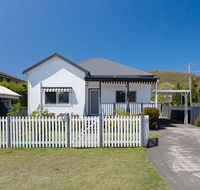 Escape to the Cottage 68 Tomaree Rd pet friendly and boat parking and WIFI - Tourism Cairns