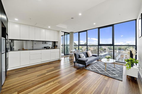 Executive City-centre Apartment With Parking - Tourism Cairns 0