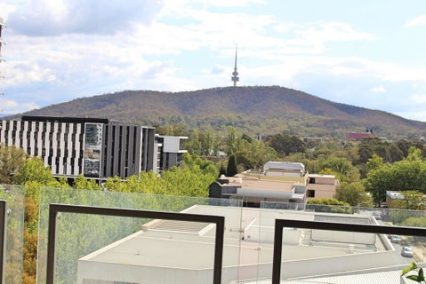Executively Styled 2 Bed, 2 Bath, Perfect Location - Tourism Cairns 1