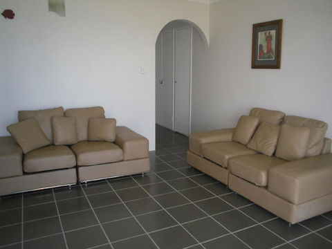 Fabulous Location - Ground Floor Waterfront Unit! Clearview Apartments - Tourism Cairns 0