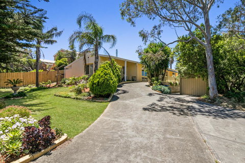 Family Fun Retreat With Spa - Tourism Cairns 0