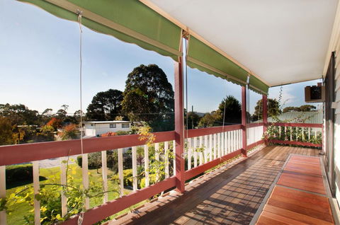 FAMILY GETAWAY - DROMANA - Tourism Cairns 0