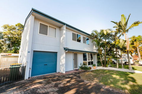 Family Getaway Close To Beach And Restaurants - Tourism Cairns 0