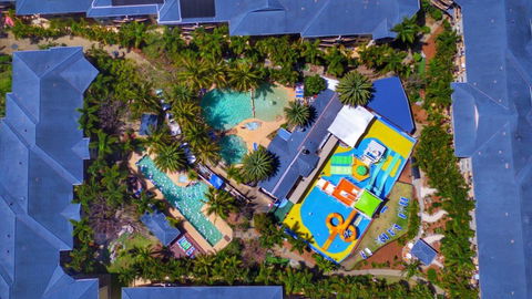 FAMILY PARADISE - Tourism Cairns 0