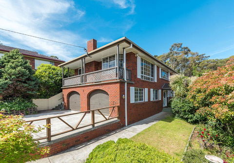 FAMILY With Children Of All Ages - Water/Bridge View - Tourism Cairns 0