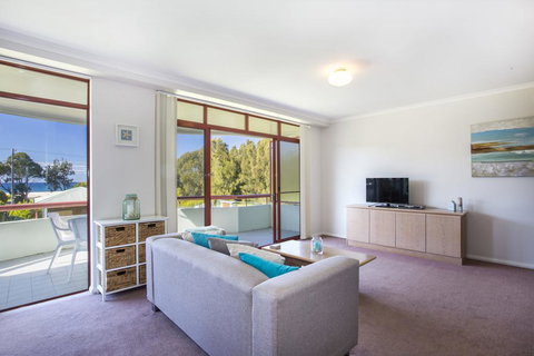 Fathoms 8 - Mollymook - Tourism Cairns 1