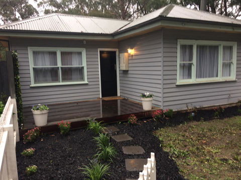 Fell Estate Cottages - Tourism Cairns 0