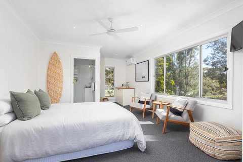 Finns At Old Bar - Tourism Cairns 0