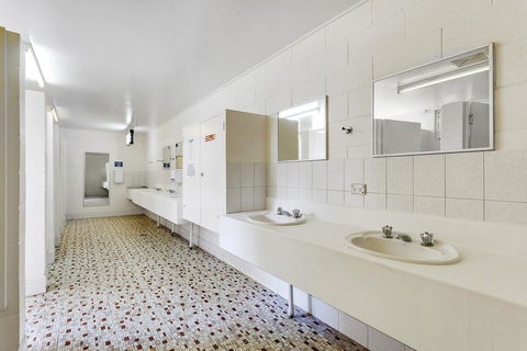 First City Caravilla - Tourism Cairns 3
