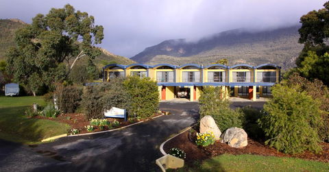 Five Clematis Views - Tourism Cairns 0