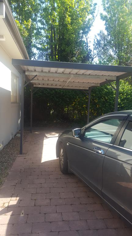 Flat In Heart Of Griffith - Tourism Cairns 0